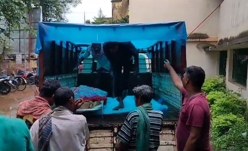 चाइबासा से हैरान करने वाली खबर : मां की मौत, बच्चे का सौदा, पुलिस ने तीन महिला को किया गिरफ्तार