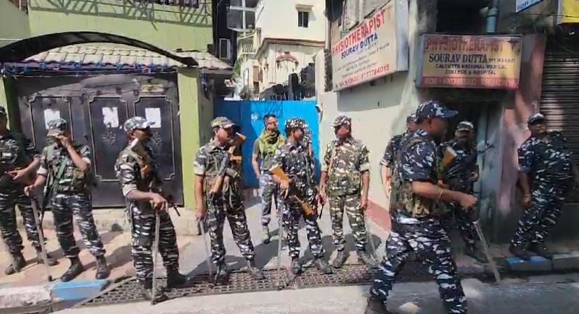 पश्चिम बंगाल नगर निगम भर्ती घोटाला : मंत्री फिरहाद हाकिम और विधायक मदन मित्रा के ठिकानों पर CBI की छापेमारी