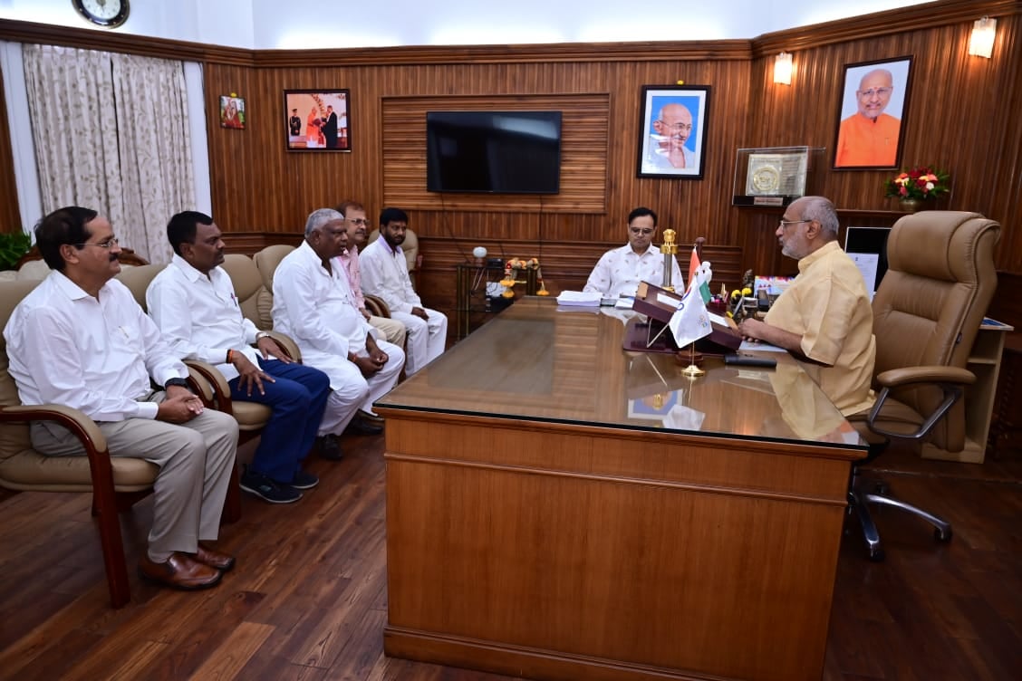 विधायक पहुंचे राज्यपाल के पास,कहा धनबाद के BBMKU पर ध्यान दीजिए हुजूर,जानिए क्या लगाए आरोप