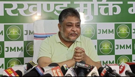 सुप्रियो ने बाबूलाल पर साधा निशाना, कहा- जब कोई काम नहीं कर पाते तो राष्ट्रपति शासन लगवाने पहुंच जाते हैं राज्यपाल के पास