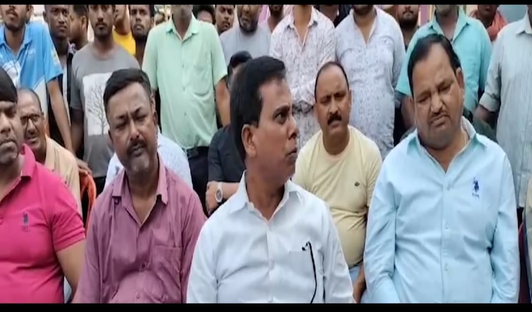 धनसार चंदा विवाद : मारवाड़ी समाज अड़ा है तो पूजा समिति भी लड़कों के साथ खड़ी है, जानिए पूरा मामला