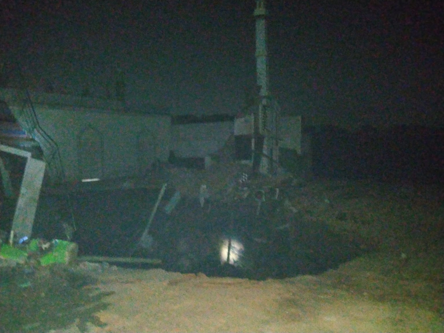 अचानक जोरदार आवाज के साथ मस्जिद जमींदोज, फिर हुआ यह हाल