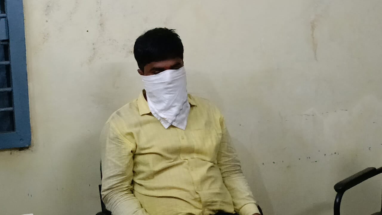 गिरिडीह शिक्षा अधीक्षक कार्यालय का लिपिक बीस हजार घूस लेते चढ़ा निगरानी ब्यूरो के हत्थे