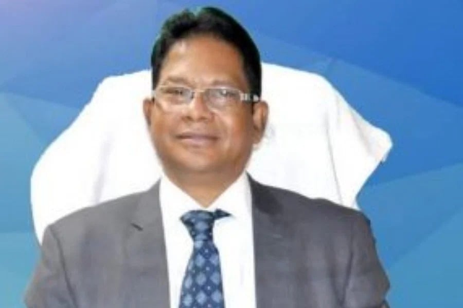 राजभवन से आदेश के बाद प्रो.भोई ने छोड़ा कुलपति आवास, अपनी गाय को छोड़ परिवार के साथ जल्दबाजी में क्यों चले गए कुलपति, जानिए