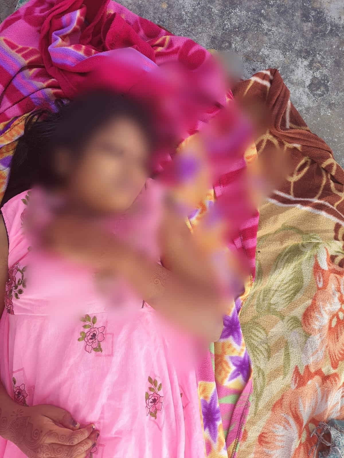 फंदे पर लटकी मिली खुशबू, कारण कहीं यह तो नहीं....