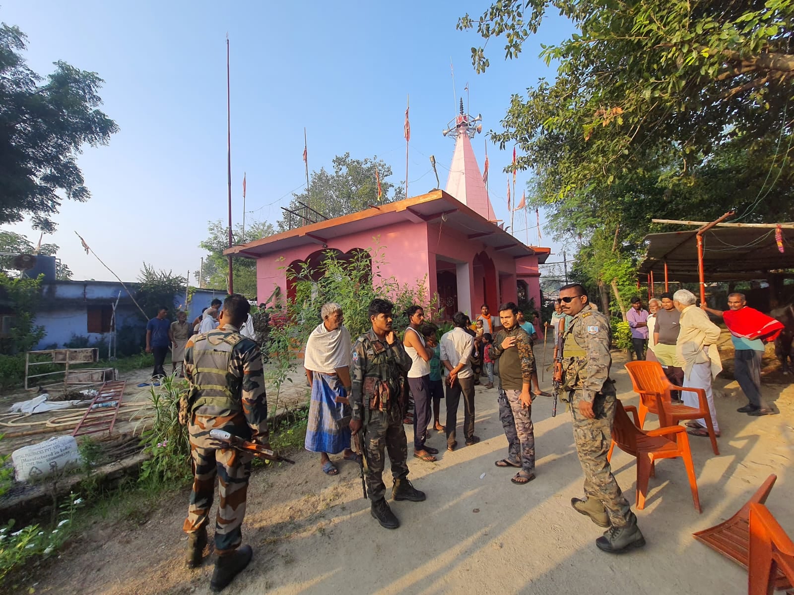 पलामू : नशे में धुत्त युवक ने देवी धाम में प्रवेश कर मचाया उत्पात,  पुलिस ने किया गिरफ्तार