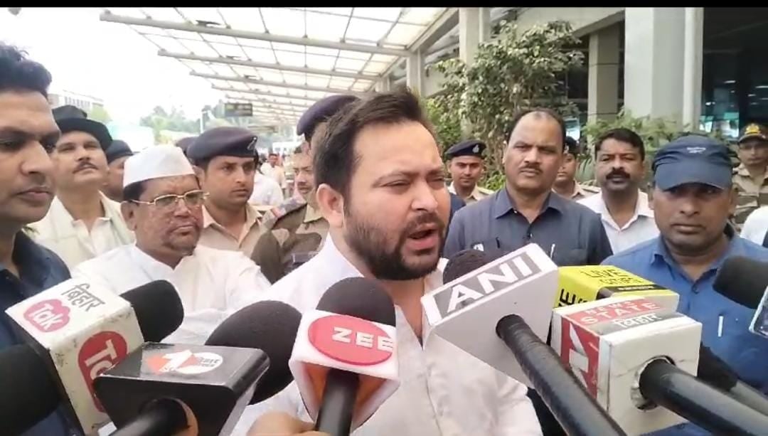 तेजस्वी यादव पटना से दिल्ली के लिए हुए रवाना, बीजेपी और नीतीश कुमार की दोस्ती पर दिया ये बयान