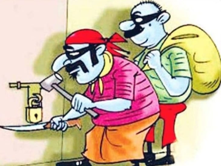 दुर्गा पूजा के मेले में तो रही शांति लेकिन मेला घूमने निकले लोगों के घर रहे चोरों के निशाने पर