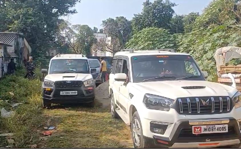 फिर देवघर और गोड्डा सुर्खियों में, सुबह से IT का लगभग दो दर्जन ठिकानों पर छापा, जानिए क्या है मामला