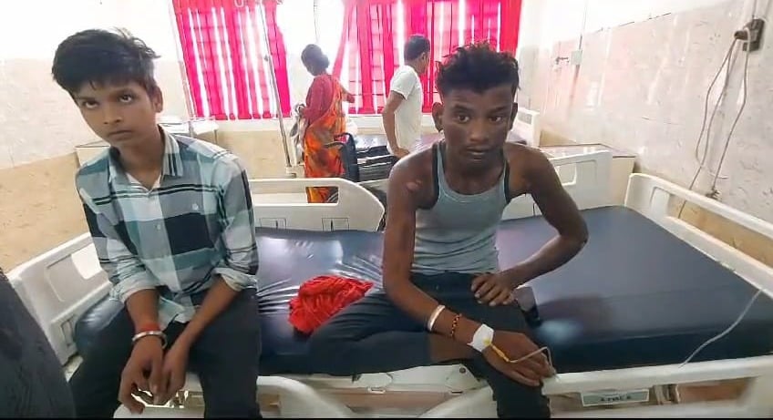 बोकारो: सड़क किनारे अचानक विस्फोट, कचरे के डब्बे में से हुआ धमाका, जानिए