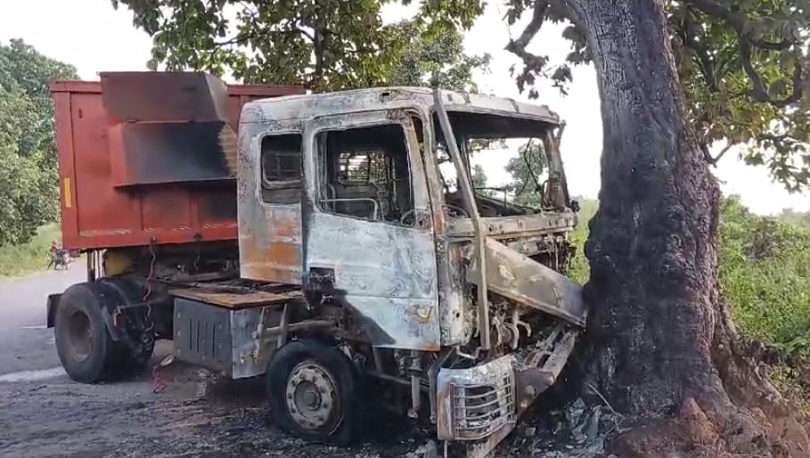 बोकारो में चलती ट्रक में लगी आग, बाल- बाल बचा ड्राइवर