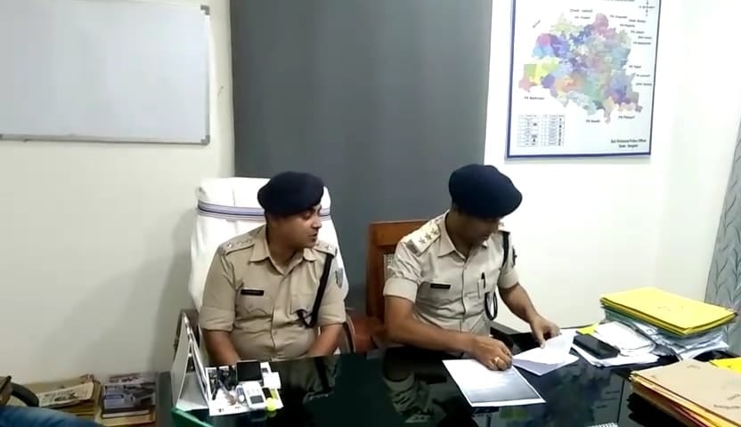देवघर में नाबालिग गैंग का आतंक! राह चलते टोटो और ई रिक्शा को बनाते हैं शिकार, पढ़ें कितने लुटेरे हुए गिरफ्तार