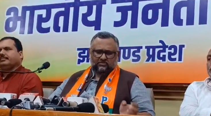 भाजपा ने छत्तीसगढ़ सीएम भुपेश बघेल पर किया हमला, प्रदेश महामंत्री प्रदीप वर्मा ने कहा-‘‘’लोकतांत्रिक व्यवस्था को धवस्त कर रही कांग्रेंस’’