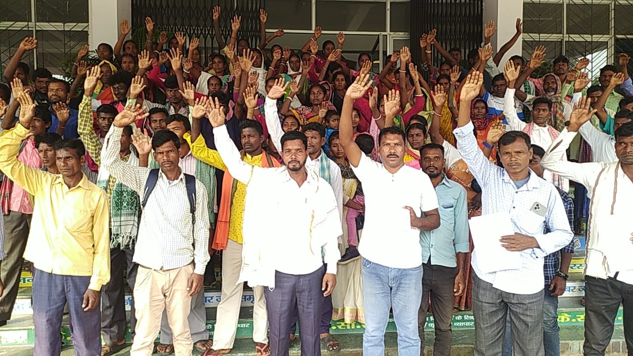 दुमका: राज्य गठन के 23 साल बाद भी सड़क के लिए तरस रहे लोग, पढ़ें क्यों कानून की शरण में जाने को लोग हैं मजबूर