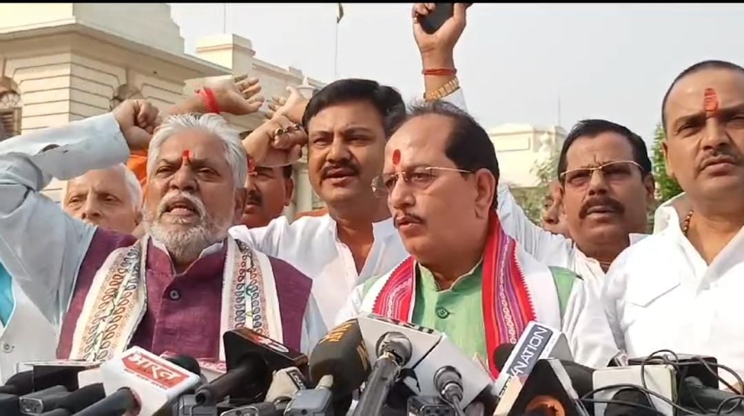 तेजस्वी यादव तक पहुंची नीतीश कुमार के जनसंख्या नियंत्रण वाले बयान की आंच, बीजेपी अब दोनों से मांग रही इस्तीफा