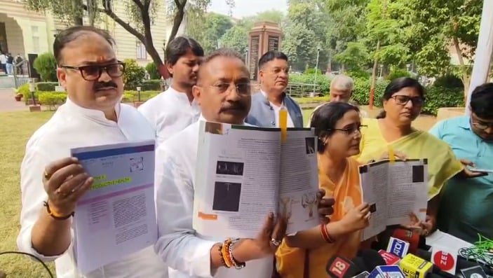 सीएम नीतीश के समर्थन में सामने आए मंत्री अशोक चौधरी,  NCERT की किताब दिखाकर जानिए क्या कहा