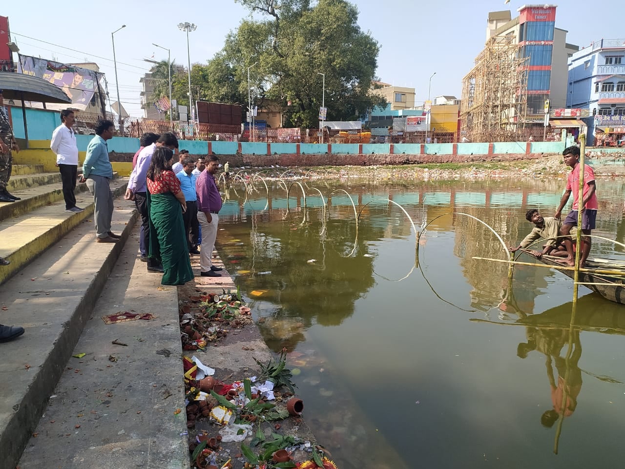 महापर्व छठ को लेकर तैयारियां शुरू, दुमका में  छठ घाट के रंग रोगन के लिए प्रशासनिक स्तर से नहीं मिल रहा सहयोग