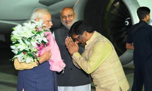 भगवान बिरसा के गांव उलीहातू में मुख्यमंत्री हेमंत सोरेन ने बयां किया आदिवासियों का दर्द, जानिए पीएम की मौजूदगी में क्या कहा