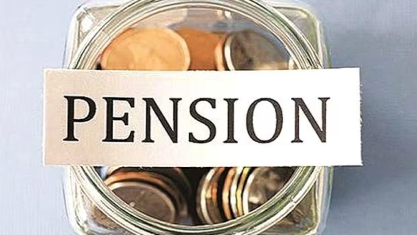 DHANBAD: मृत लाभुकों के खाते में जा रही थी पेंशन की रकम, 50 हजार नहीं उठा रहे राशन