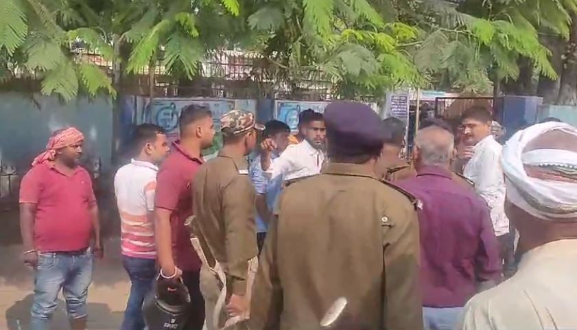 छपरा : जमीनी विवाद में दो गुटों के बीच खूनी संघर्ष, एक की मौत, एक घायल