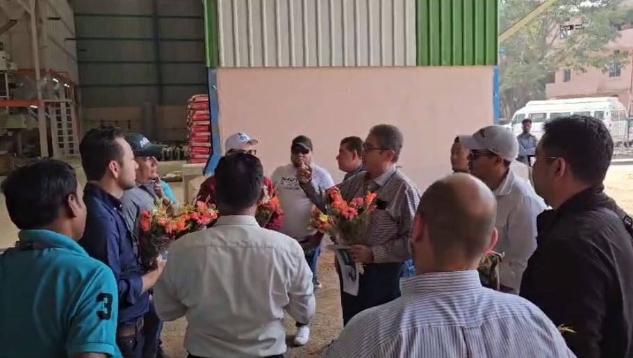 औद्योगिक विकास देखने गुमला पहुंचे विदेशी मेहमान, राइस मिल की टेक्नोलॉजी का लिया जायजा