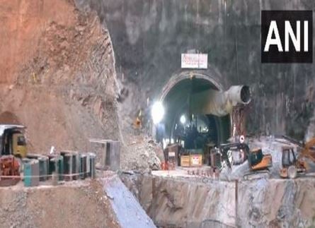 उत्तरकाशी सुरंग में मजदूरों की जिंदगी से जंग जारी, जिंदा बाहर निकलने की उम्मीदें बरकार