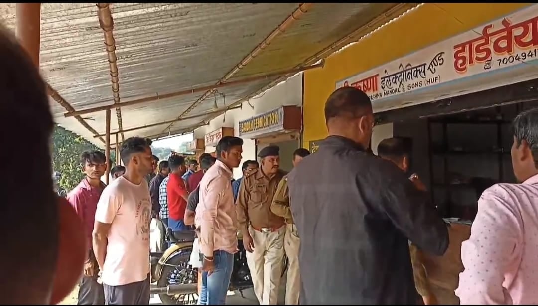 धनबाद में फिर बहा खून, दुकान में बैठे जमीन कारोबारी को मारी गई गोली