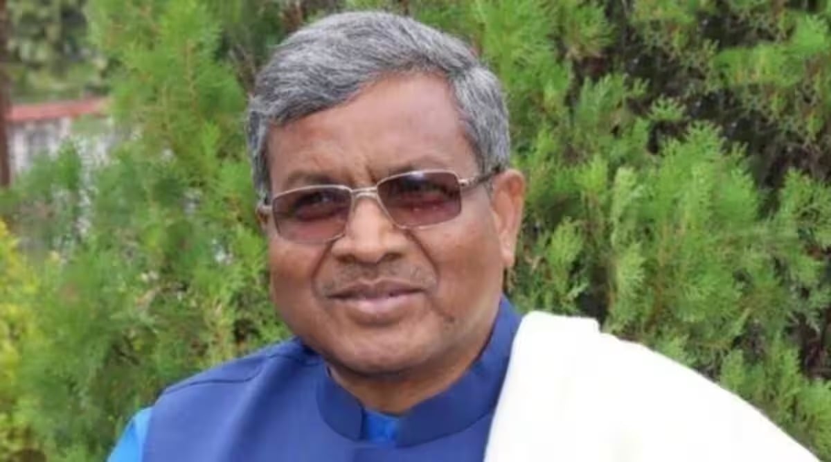 आपकी सरकार आपके द्वारा झूठ का बाजार! जनता मांगे हक तो अधिकारी फरार, देखिये कैसे बाबूलाल ने सुप्रियो को बताया पान खाकर सड़क लाल करने का उस्ताद