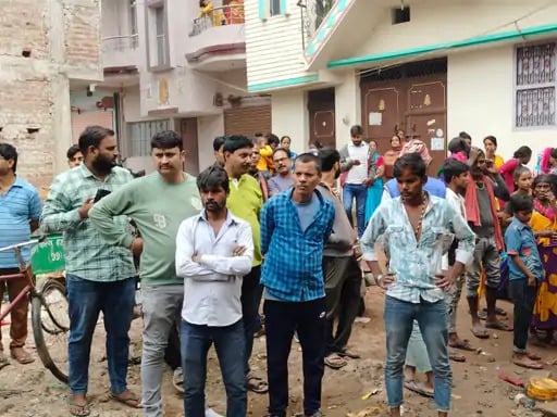 सेफ्टिक टैंक साफ करने के दौरान मजदूर की मौत, परिजनों ने लगाया लापरवाही का आरोप