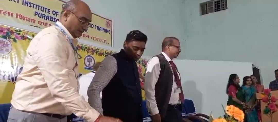 ''स्कूलों को सरकार ने नहीं खरीदा, ये जनता का दिया गया दान है", पढ़ें  के.के पाठक ने शिक्षको को क्या दी नसीहत