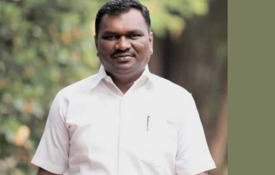 दुमका DIG और एसपी से शो कॉज मामले पर बोले नेता प्रतिपक्ष, कहा -जब पैसे लेकर ट्रांन्सफर पोस्टिंग होगी, तो अधिकारी बेलगाम होगें ही