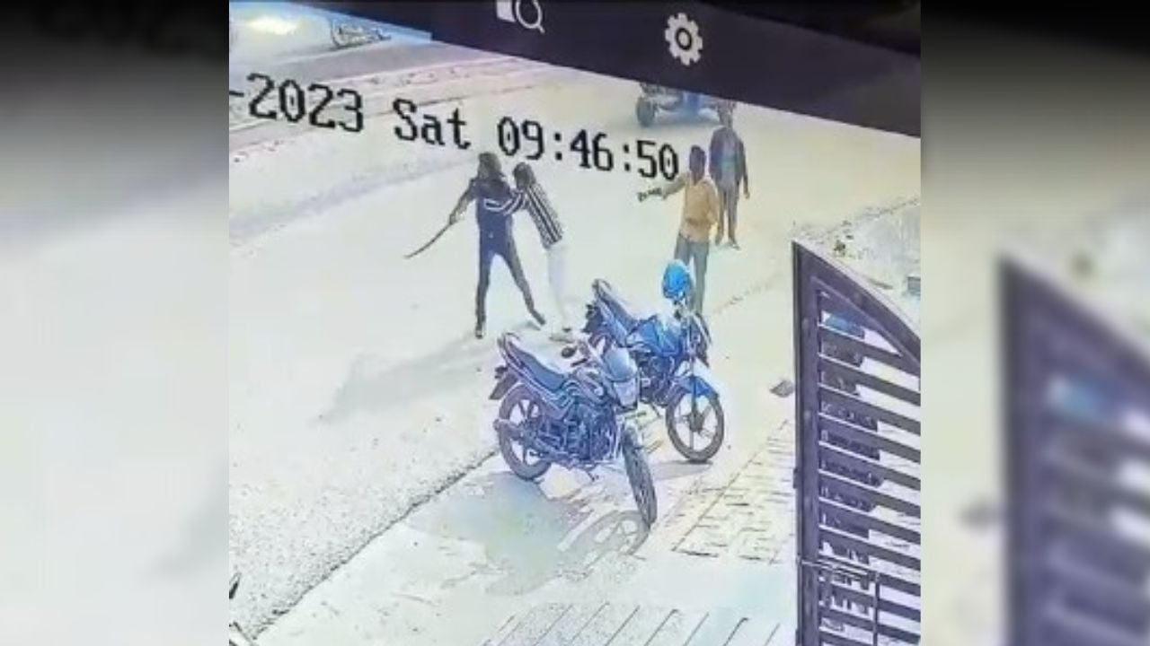 मामूली बात पर अस्पताल के पास हुई तलवारबाजी, पुलिस ने आरोपी को किया गिरफ्तार