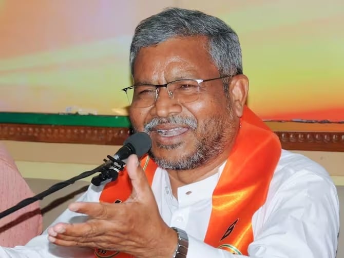 राज्य में बढ़ते अपराध का कारण, खूंखार अपराधियों को सत्ता का संरक्षण! बाबूलाल का दावा हेमंत की जगह होटवार जेल