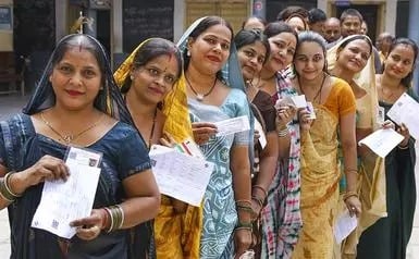मध्यप्रदेश और राजस्थान में कमल का जश्न, छत्तीसगढ़ तेलांगना में कांग्रेस कार्यालयों में आतिशबाजी की शुरुआत