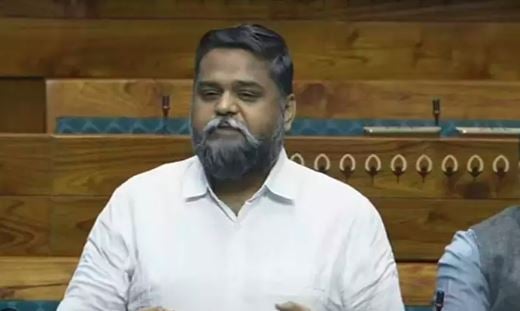 डीएमके के एक सांसद के फिर दिया विवादित बयान, हिन्दी पट्टी के राज्यों को बताया ‘गोमूत्र राज्य’,