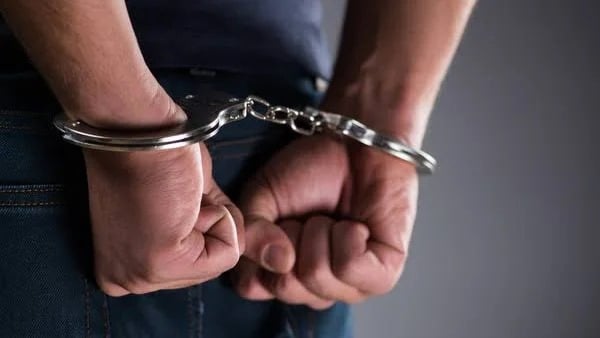 धनबाद से पुलिस गिरफ्त से फरार मामले में एसपी ने ली कड़ी कार्रवाई, दो पुलिस कर्मियों को किया निलंबित