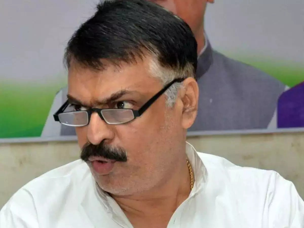 तीन राज्यों में हार के बाद बड़े बदलाव की तैयारी में कांग्रेस! झारखंड में भी बदल सकता है संगठन का चेहरा