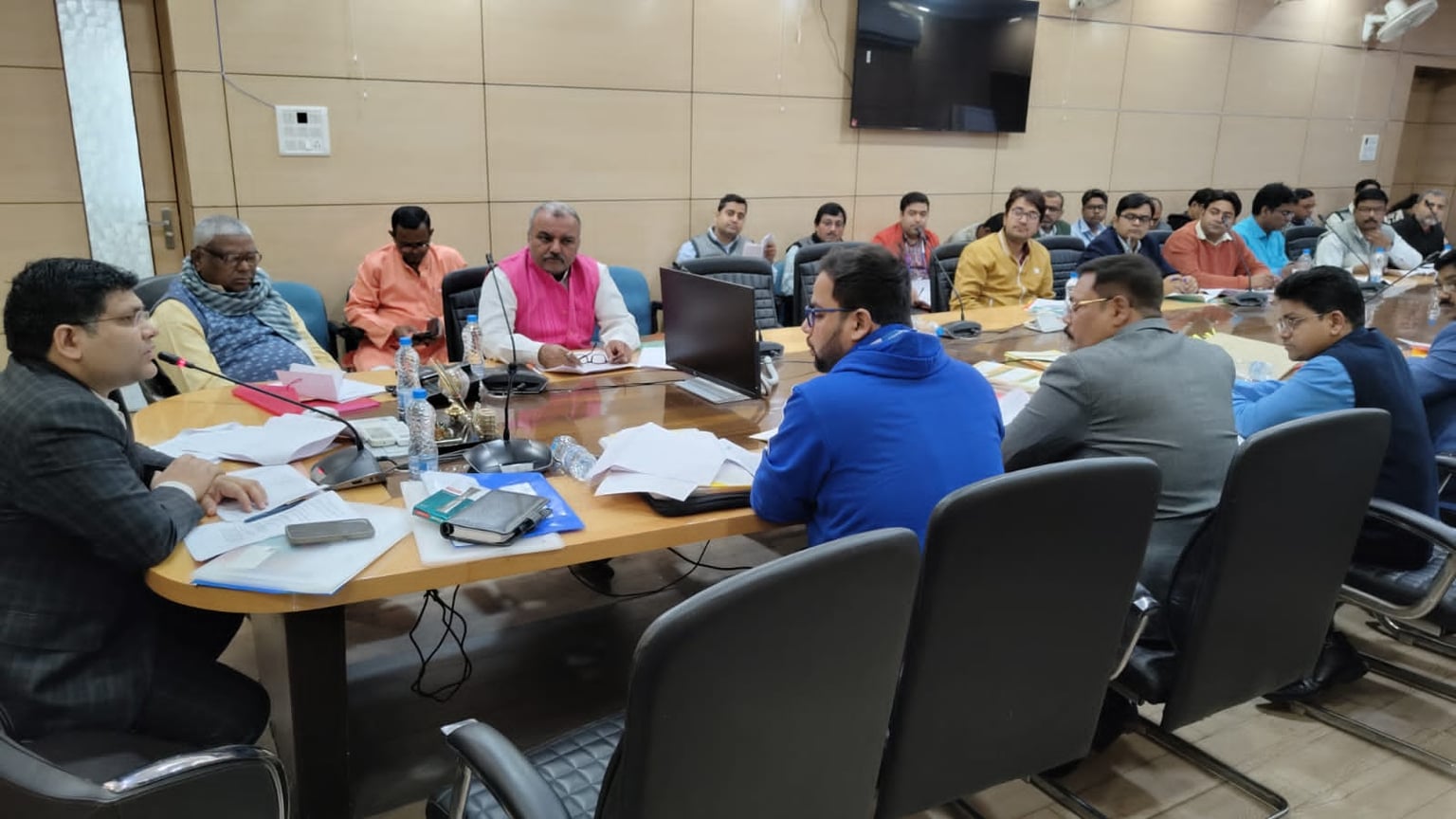 DHANBAD!!सरकार की योजनाओं में निजी बैंकों की भूमिका नगण्य ,कई सरकारी बैंकों से भी नाराजगी