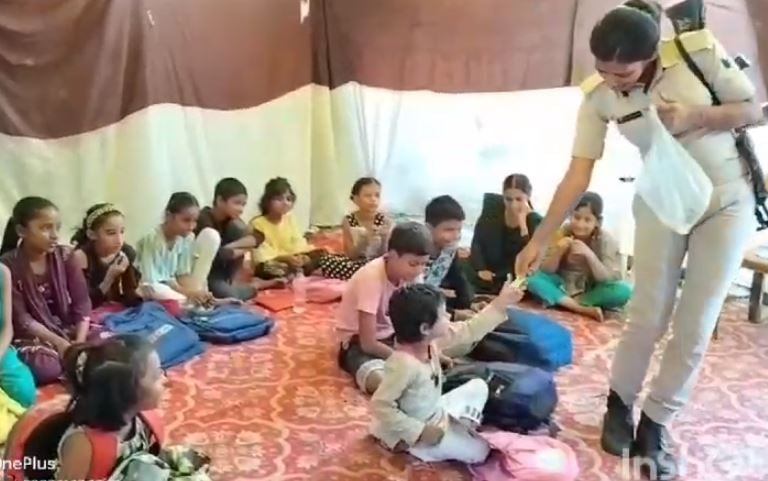 मुजफ्फरपुर पुलिस की अच्छी पहल, रेड लाइट इलाके में चला रहे पुलिस पाठशाला, बच्चों को मिल रही ये सारी सुविधाएं