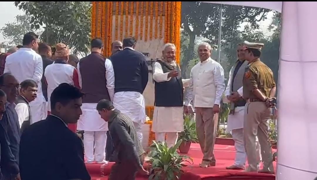लौह पुरूष सरदार वल्लभ भाई पटेल की पुण्यतिथि आज, सीएम नीतीश कुमार ने दी भावभीनी श्रद्धांजलि