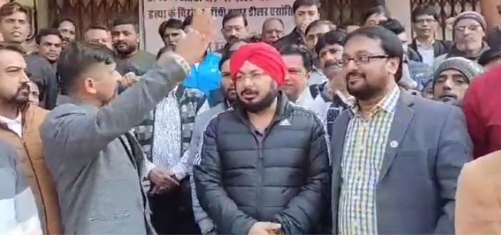 रांची में व्यवसायी की हत्या के खिलाफ आंदोलन,अपराधी को जल्द से जल्द गिरफ्तार करने की मांग