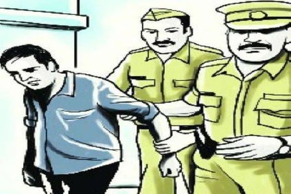 रांची पुलिस ने आधा दर्जन युवकों को हथियार के साथ किया गिरफ्तार, बड़ी घटना को अंजाम देने की बना रहे थे योजना