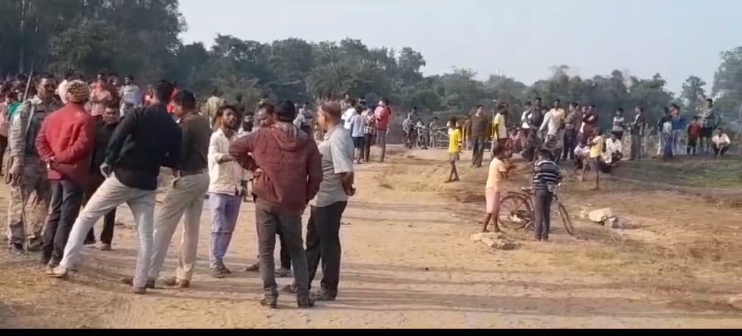 चिरकुंडा के सुंदरनगर स्थित  घाट पर  दो पक्षों ने काटा बवाल ,आधा दर्जन घायल