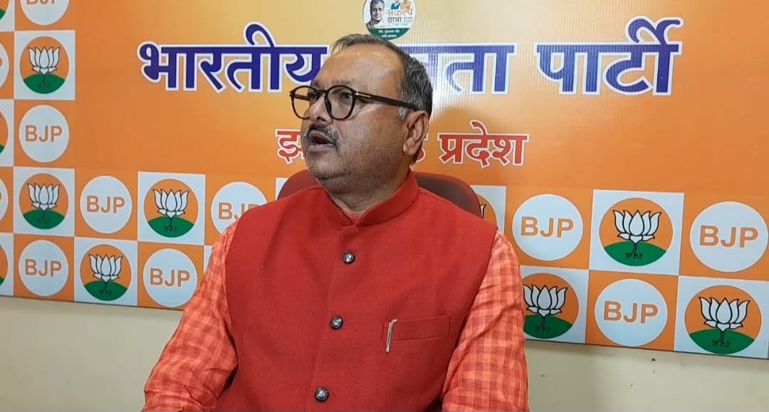 बाबा मामले पर इरफान अंसारी को भाजपा ने दिया करारा जवाब, बिरंची नारयण ने कहा- उन्हें बाबा लाने की जरुरत नहीं मौलाना से ही काम चलाए