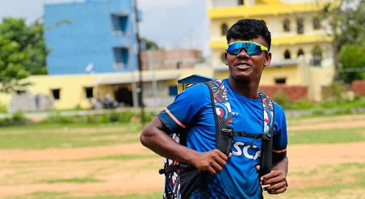 IPL auction 2024 : झारखंड के इस ट्राइबल क्रिकेटर पर पैसों की बारिश, गुजरात टाइटन ने 3.60 करोड़ में रॉबिन मिंज से किया अनुबंध