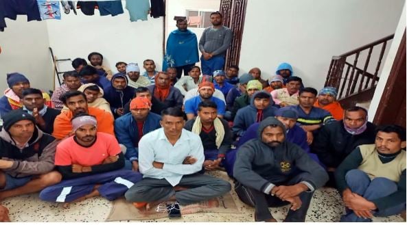 साउदी अरब में फंसे झारखंड के 45 मजदूर दाने-दाने को मोहताज, तीसरा वीडियो जारी कर वतन वापसी की लगाई गुहार