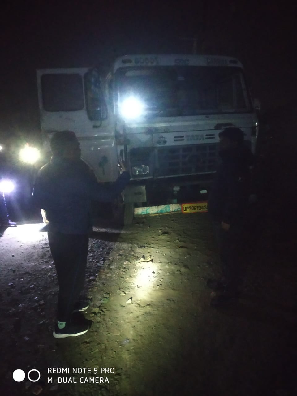 DHANBAD!!जिला खनन टास्क फोर्स सड़क पर उतरा तो दर्ज हुई सात प्राथमिकी ,11 वाहनों की हुई जब्ती