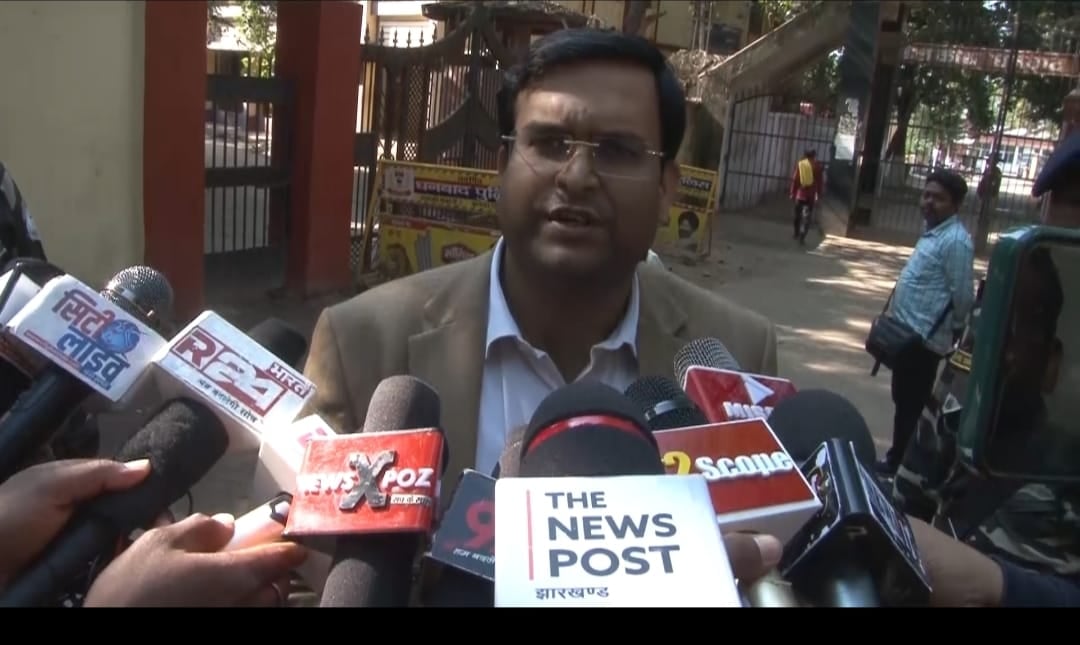 धनबाद जेल की सोमवार को भी हुई सघन जांच, उपायुक्त ने बताया- रूटीन जांच थी