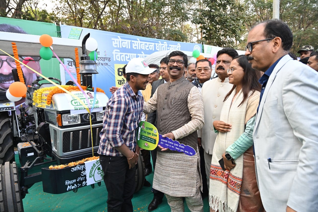 jharkhand politics:  60 का इंतजार नहीं अब 50 की उम्र में ही दलित-आदिवासियों को वृद्धा पेंशन, देखिये कैसे तेज हुई 2024 की लड़ाई