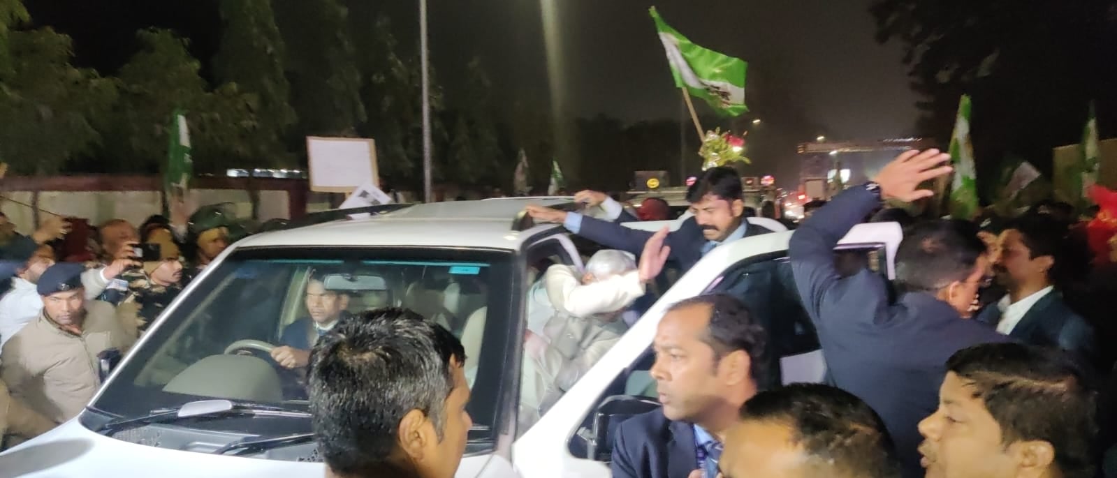 जदयू के राष्ट्रीय अध्यक्ष बनते ही ललन सिंह के साथ पटना एयरपोर्ट पहुंचे नीतीश कुमार, टूट की तमाम अटकलों पर दोनों की दोस्ती ने लगाया विराम